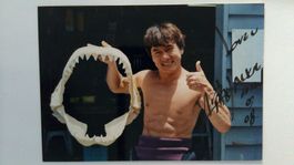 Jackie Chan, Original Autogramm auf Foto in Farbe