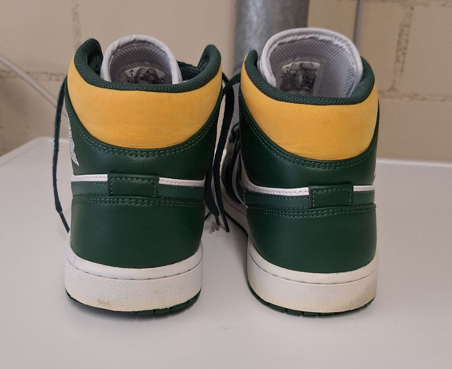 Jordan Chaussures hommes: Nike Air Jordan 1 Mid – D'occasion à Kreuzlingen par M.M.1962 2