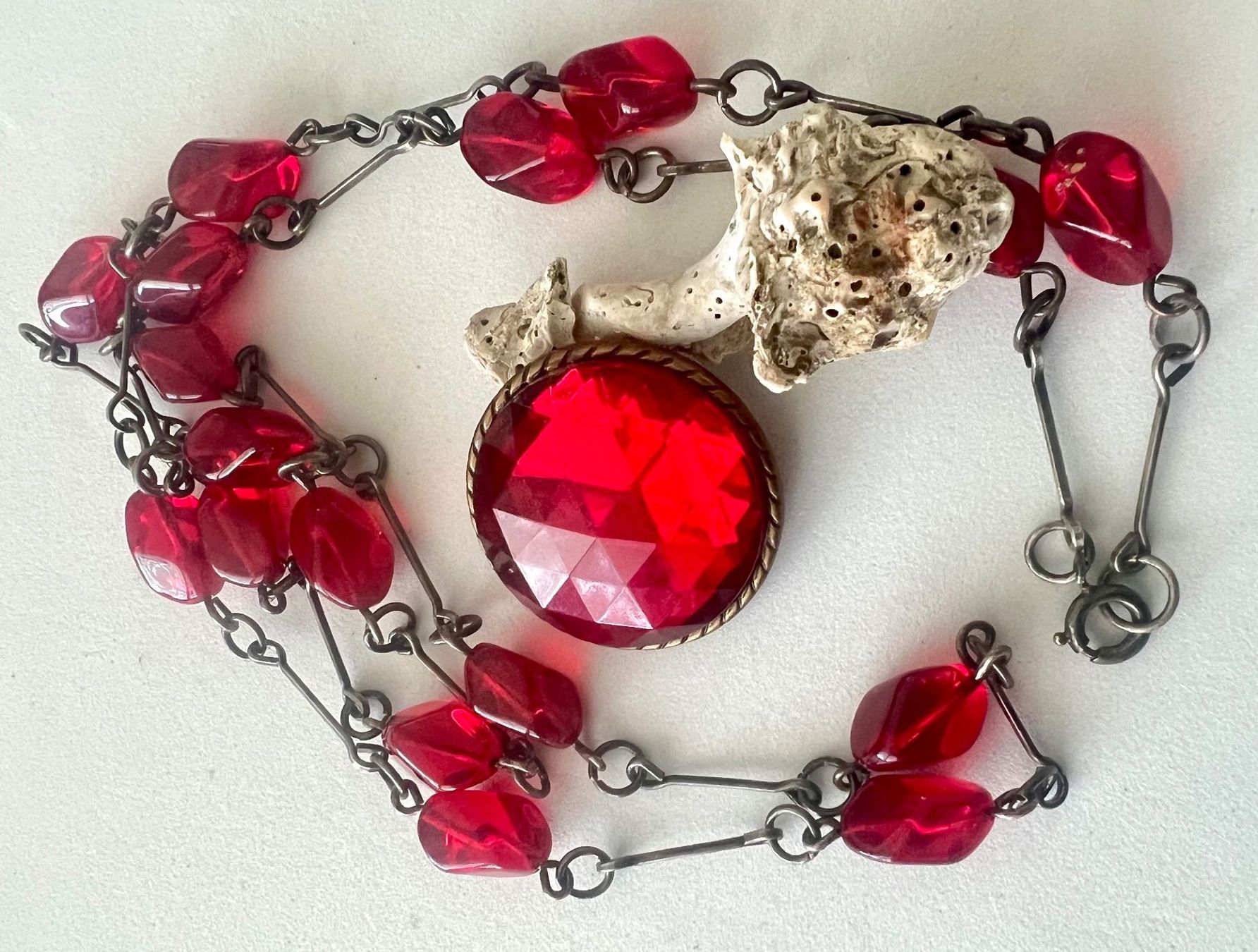 Autres bijoux: Vintage Kette & Brosche Rubinrot Glas leuchtendes Ensemble – D'occasion à Ruswil par artbyhand 5