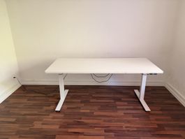 Höhenverstellbarer Schreibtisch 180×80 cm