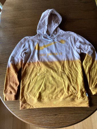Pull bière à capuchon