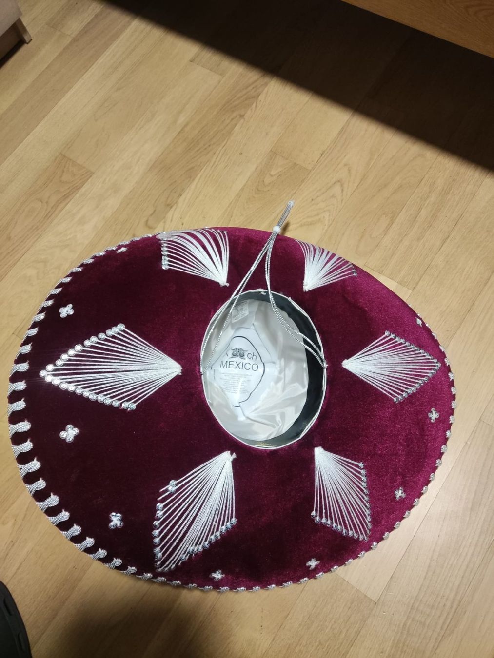 Hüte, Mützen & Caps: Mariachi/Mexikanerhut bordeaux-rot – Neu (gemäss Beschreibung) aus Büren NW von Lukas.Barmettler 1
