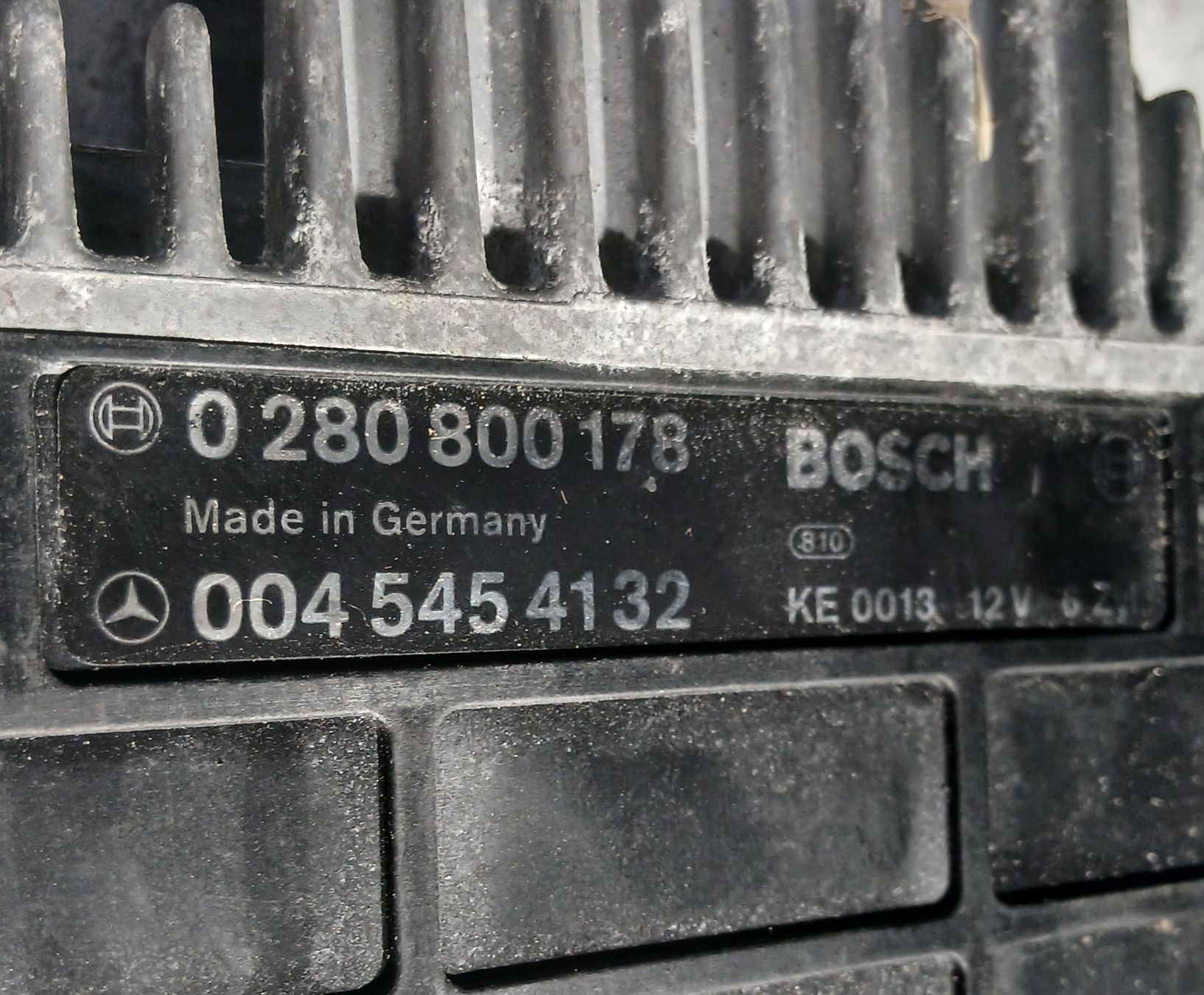 Mercedes-Benz Tutti pezzi di ricambio auto: ECU Mercedes Classe E W124 – Usato da la heutte venduto da Auto-stock 1