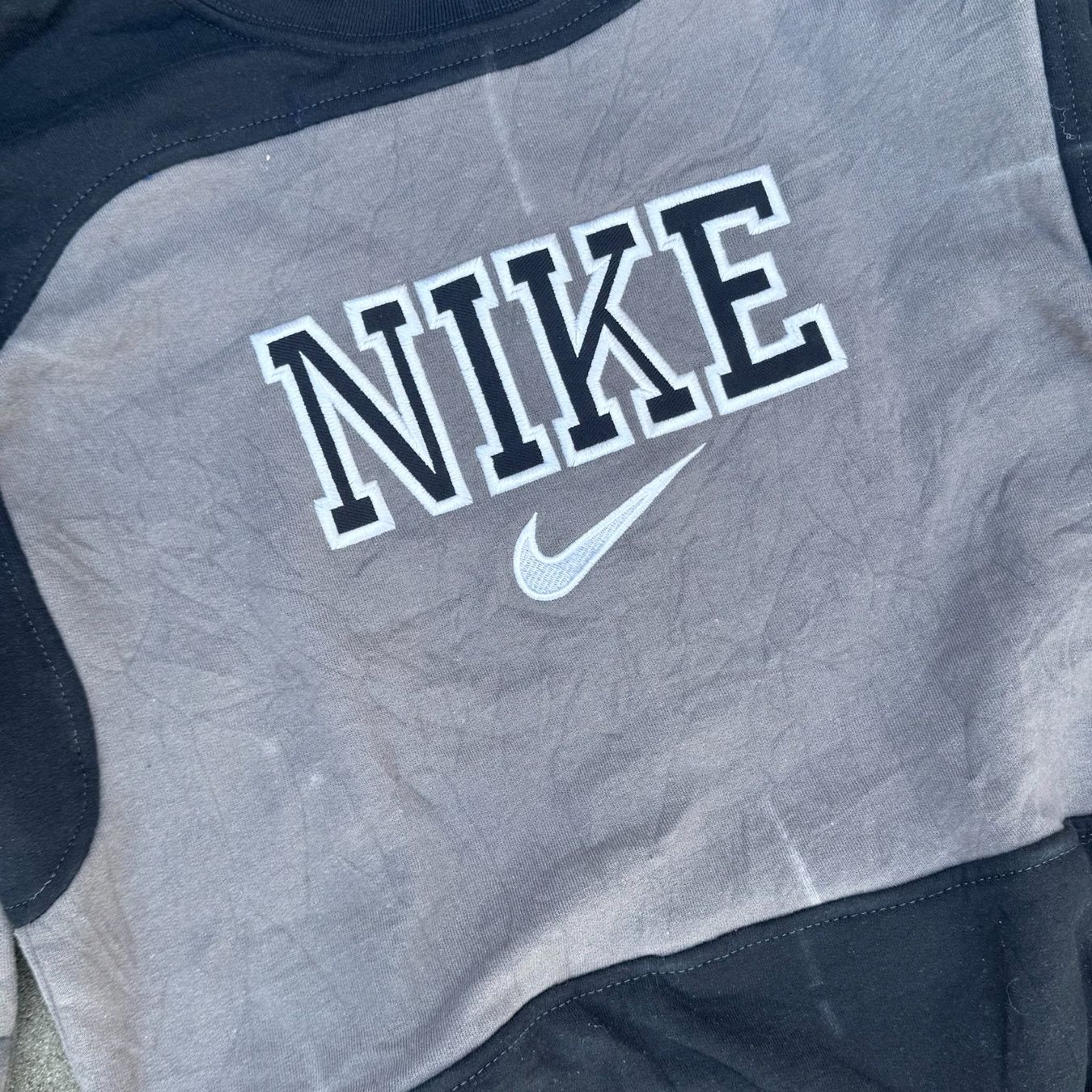 Maglioni & Felpe: Reworked vintage Nike sweatshirt pull pullover – Usato da St. Gallen venduto da sourced_limited 2