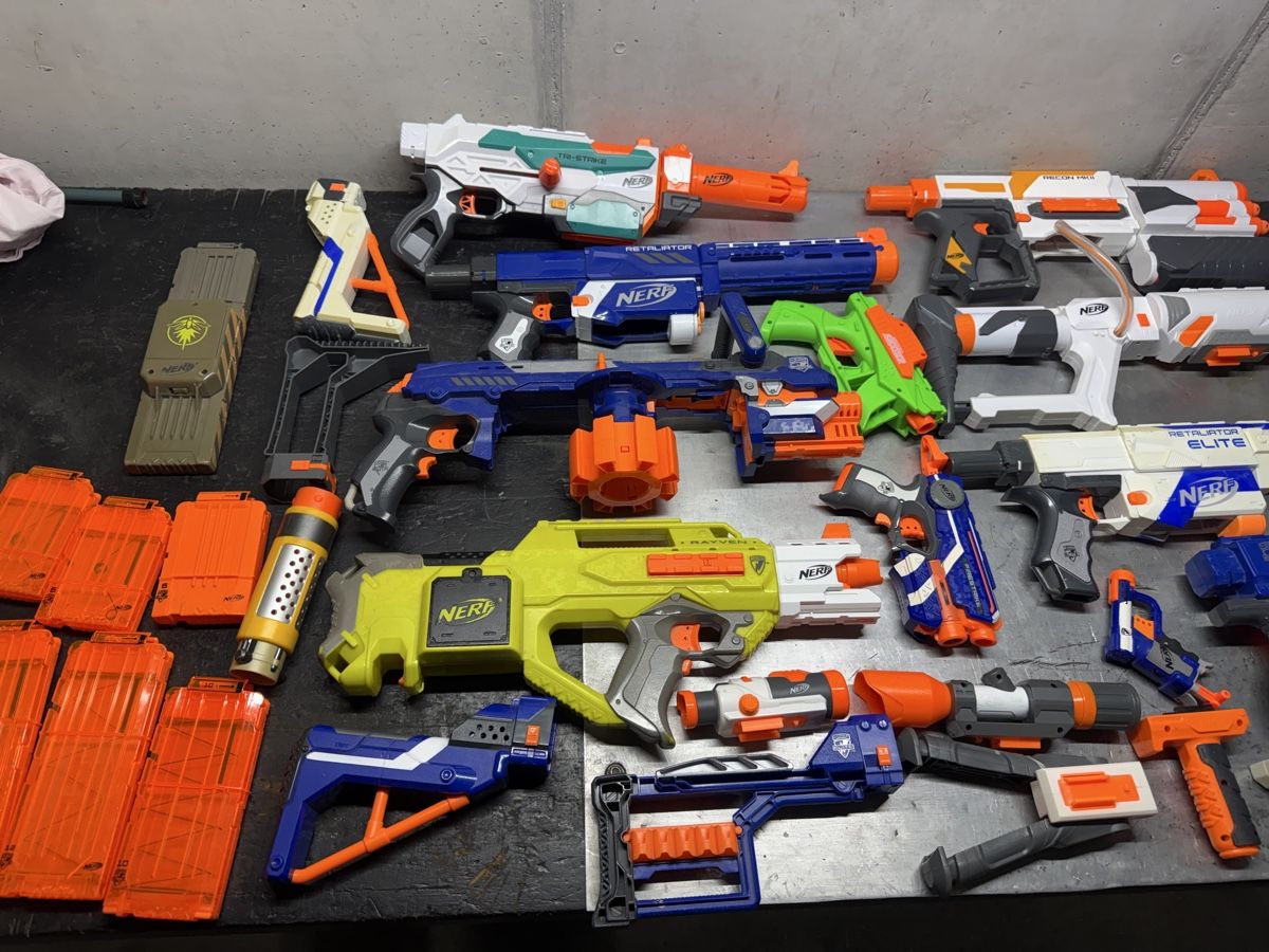 Nerf Jouets: Jouets Nerf – D'occasion à Choex par Adri27000 1