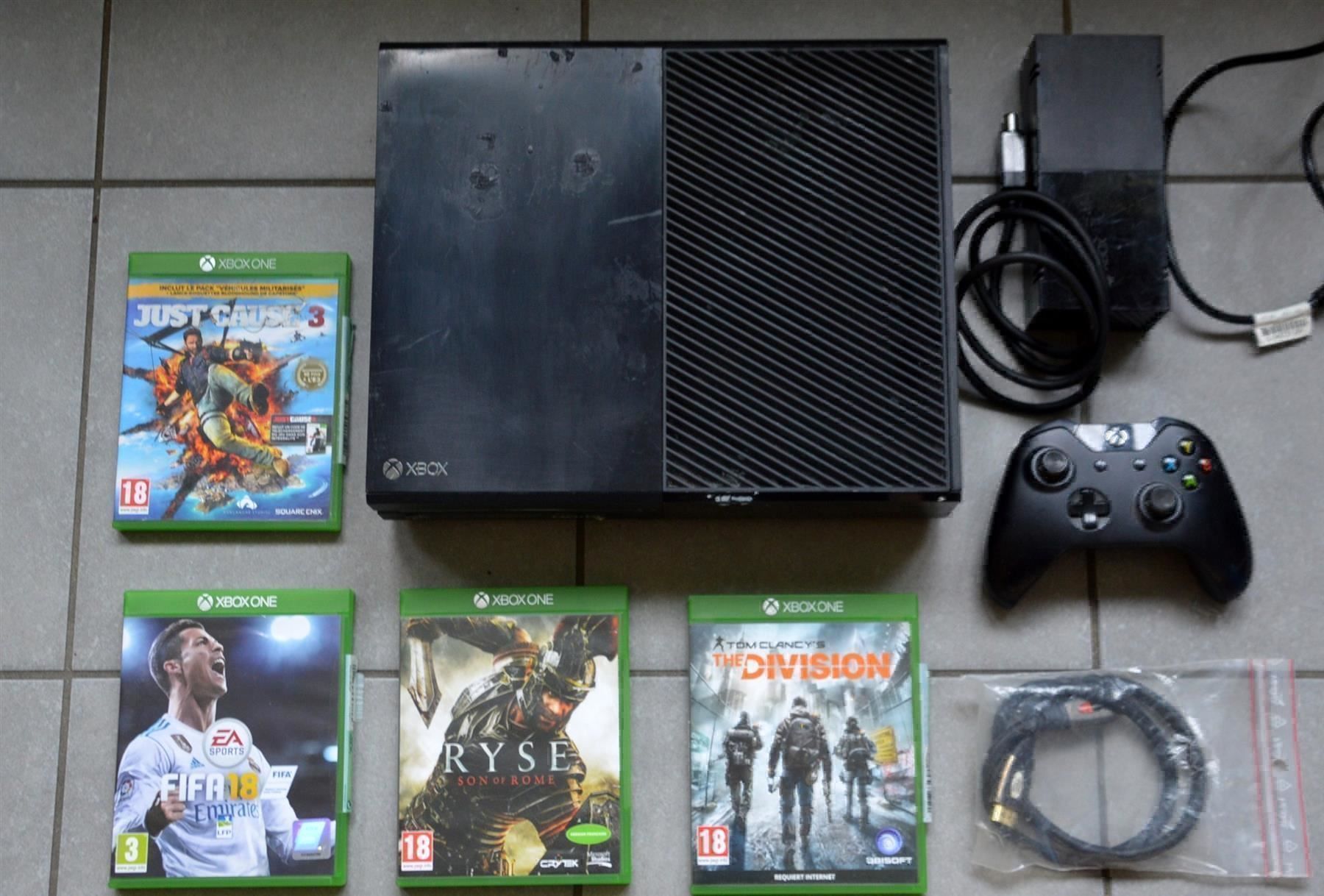 Microsoft Consoles: Xbox One – D'occasion à Collonges par arashee