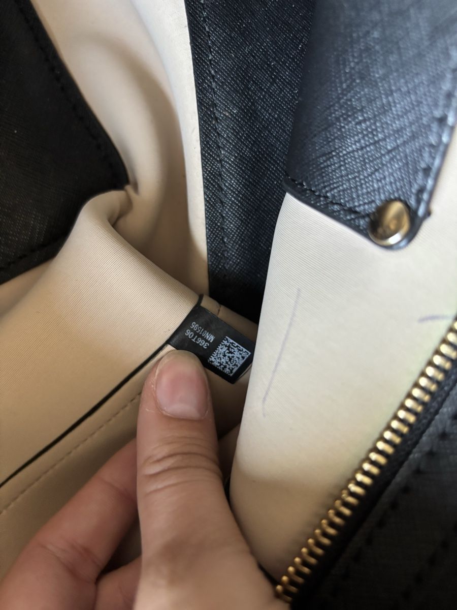 Michael Kors Sacs femmes: Michael Kors black shoulder bag – D'occasion à Zürich par eva_ng5v 6