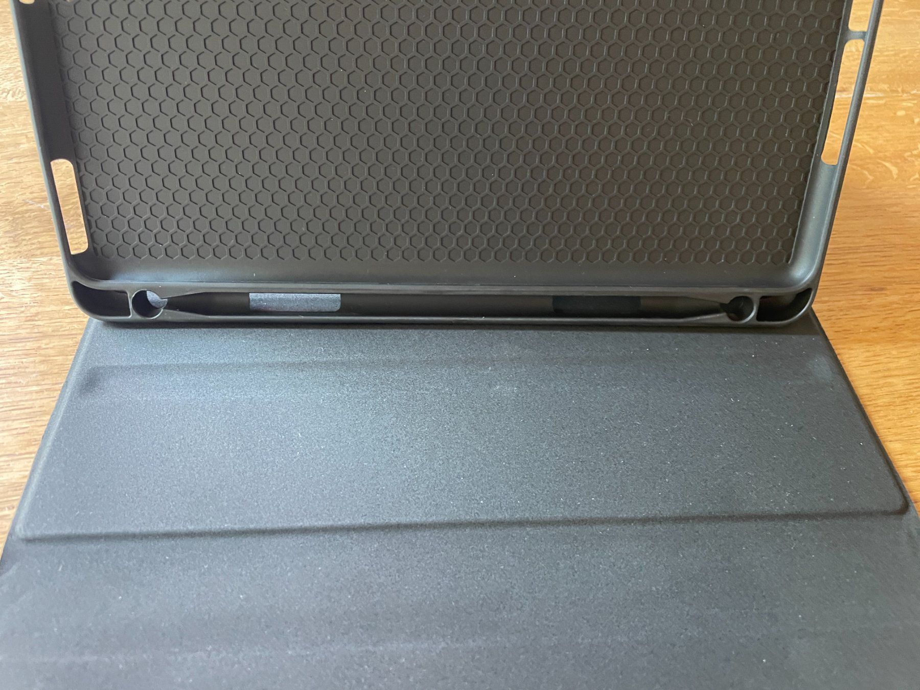 Covers & Schutzfolien: iPad Hülle – Neu (gemäss Beschreibung) aus Hinwil von thomas8340 8
