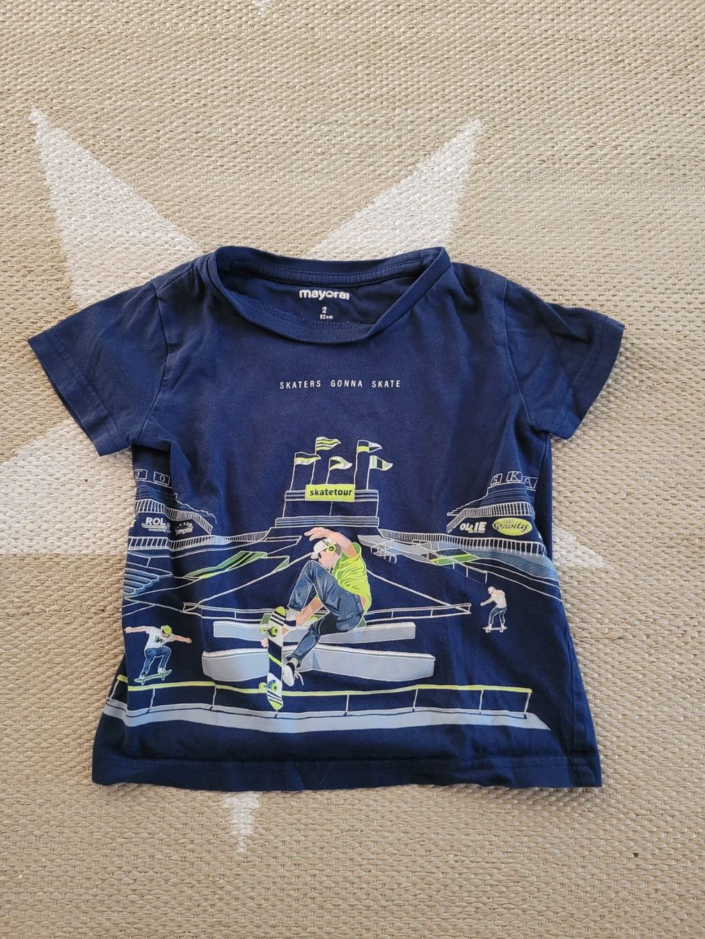 Mayoral Hemden, T-Shirts & Polos: T-Shirt gr. 92 Mayoral – Gebraucht aus Inwil von Flower2325