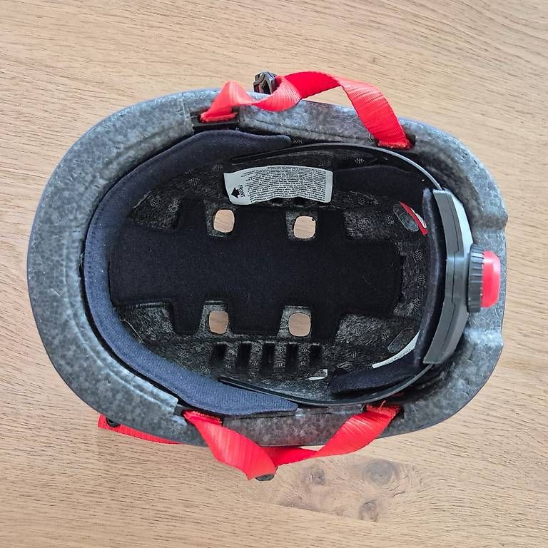 Micro Caschi: Kinderhelm – Usato da Spreitenbach venduto da adn_j5kr 4