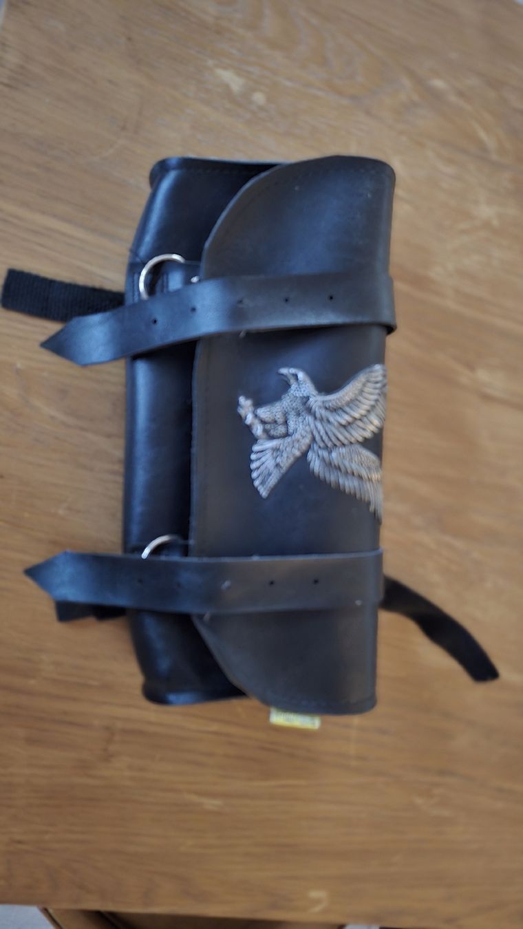 Taschen: Leder‑Lenkertasche mit Adler  – Gebraucht aus Untersiggenthal von JayRoguehand 1