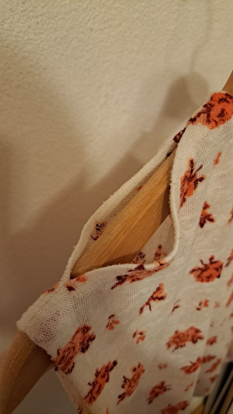 C&A Blouses, T-shirts & Tops: Top mit Blumen – D'occasion à Schaffhausen par xJuliax 2