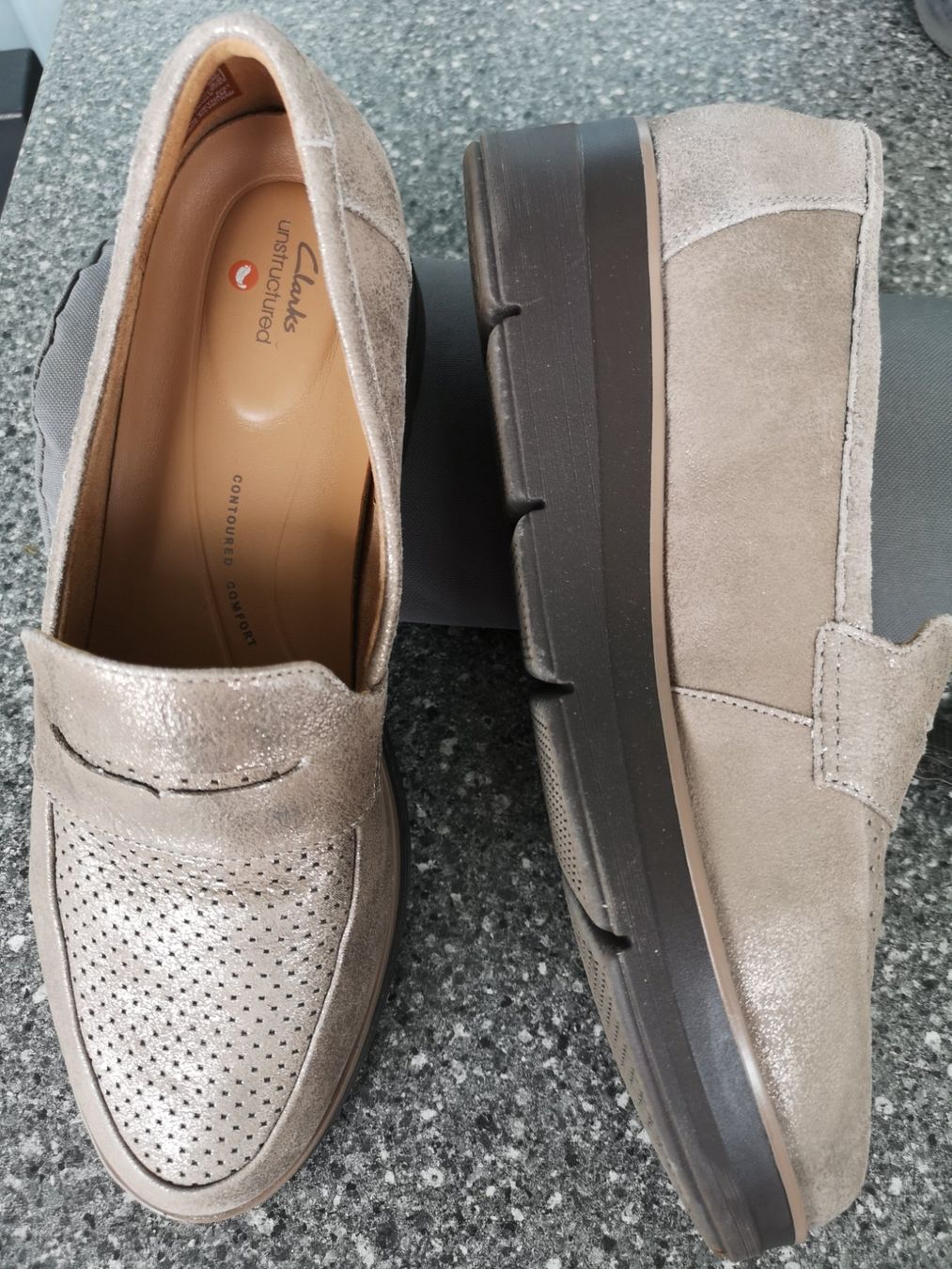 Clarks Scarpe da donna: Mocassin Clarks doré – Nuovo (secondo la descrizione) da Nyon venduto da bicounette66