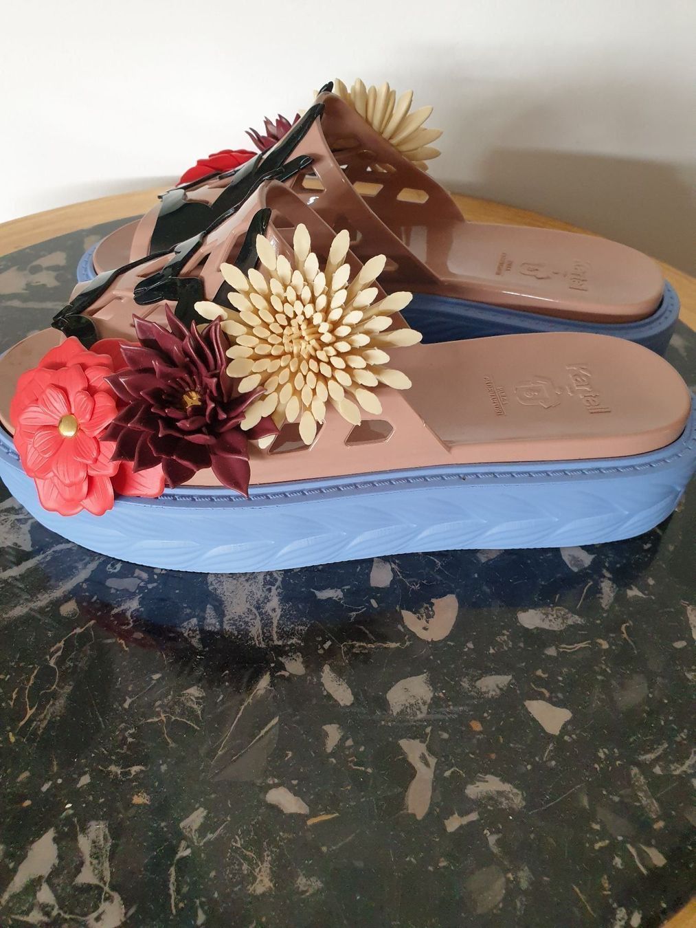 Scarpe da donna: Neue Badeschuhe  Kartell Gr38 – Nuovo (secondo la descrizione) da Schaffhausen venduto da peggi77755 1