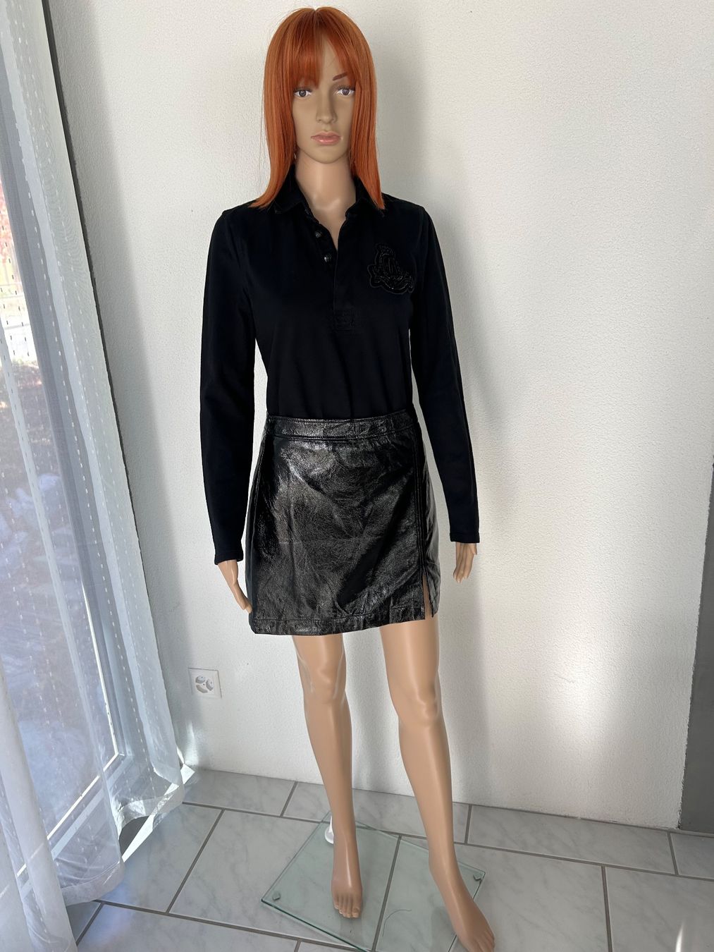 Gonne: Black Mini Skirt with Shiny Effect and Side Slit – Nuovo (secondo la descrizione) da Saland venduto da ele_vc96 2