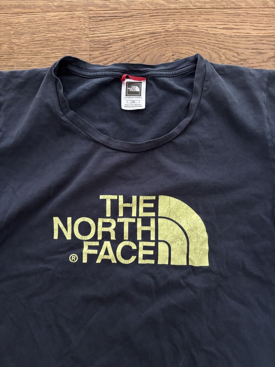 North Face T-Shirts: The North Face T-Shirt  – Gebraucht aus Würenlos von Ashley24 1