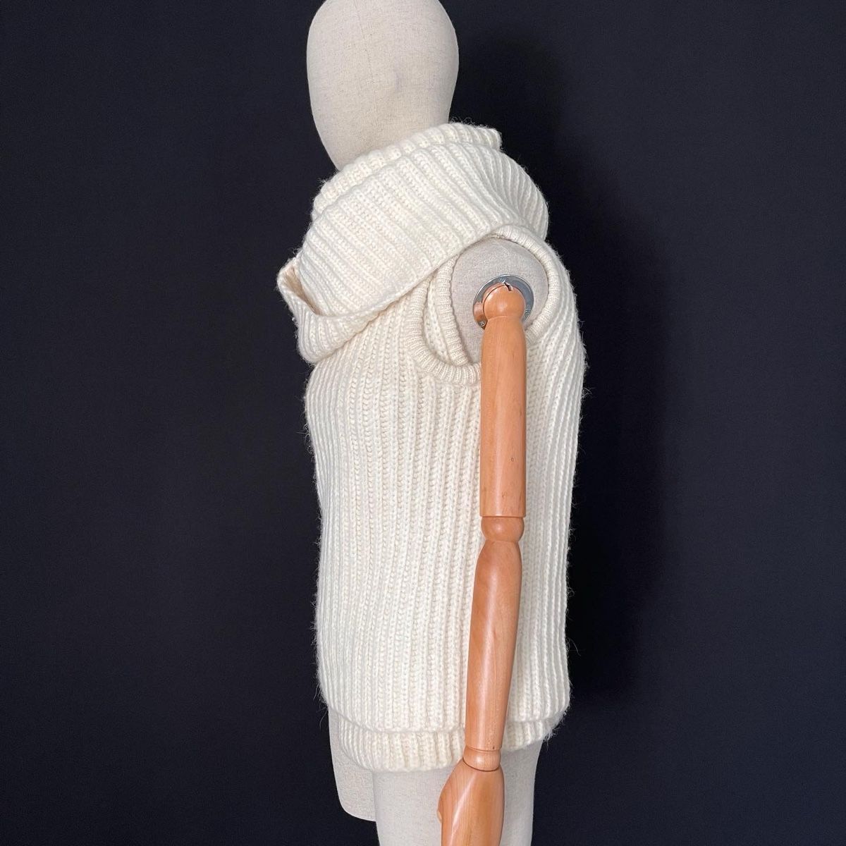 Gilets & Westen: ANN DEMEULEMEESTER Vest – Neu (gemäss Beschreibung) aus Emmen von Avviivva_Com2023 2