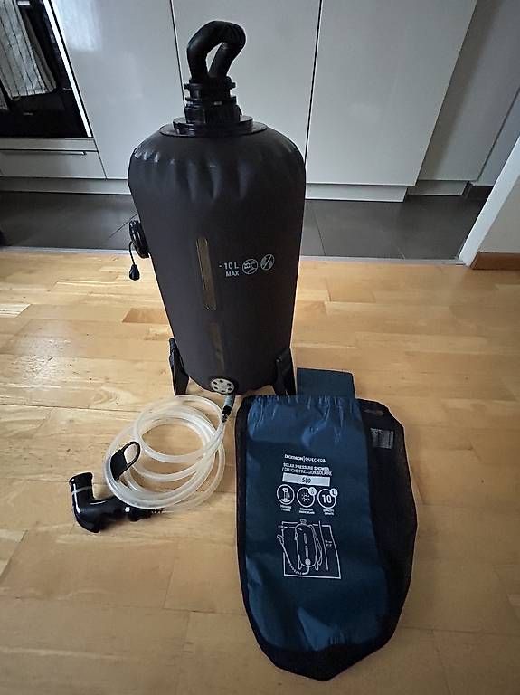 Decathlon Duschen: Decathlon solar dusche – Gebraucht aus Basel von Andrewg88