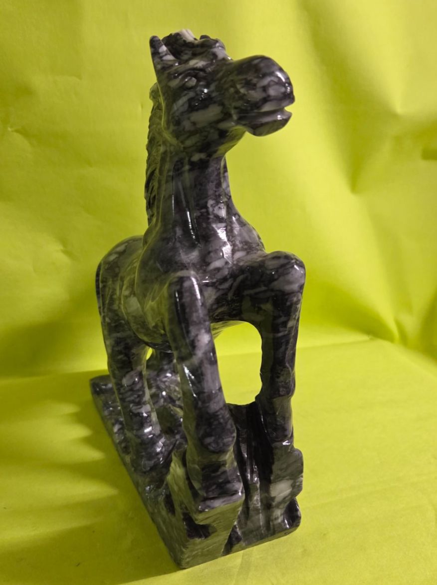 Sculture & Statue: Pferd 30cm aus Marmor – Nuovo (secondo la descrizione) da Roggliswil venduto da Mabelco 2