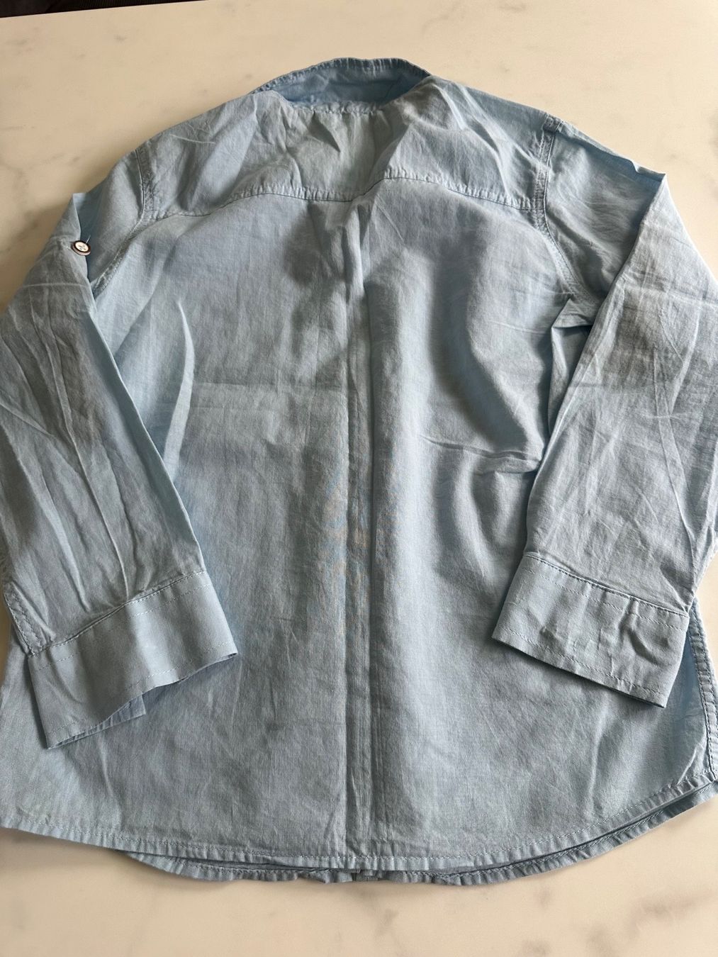 Chemises, T-shirts & Polos: Jungen Hemd Hellblau / Gr. 116-122 / Langarm – D'occasion à Lausen par Swissart123 2
