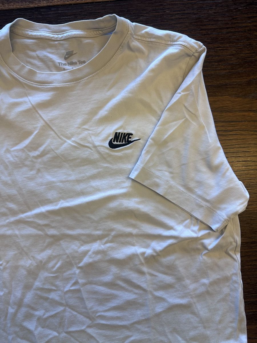 Nike T-shirt: Nike Shirt Weiss – Usato da Zürich venduto da davozn 1