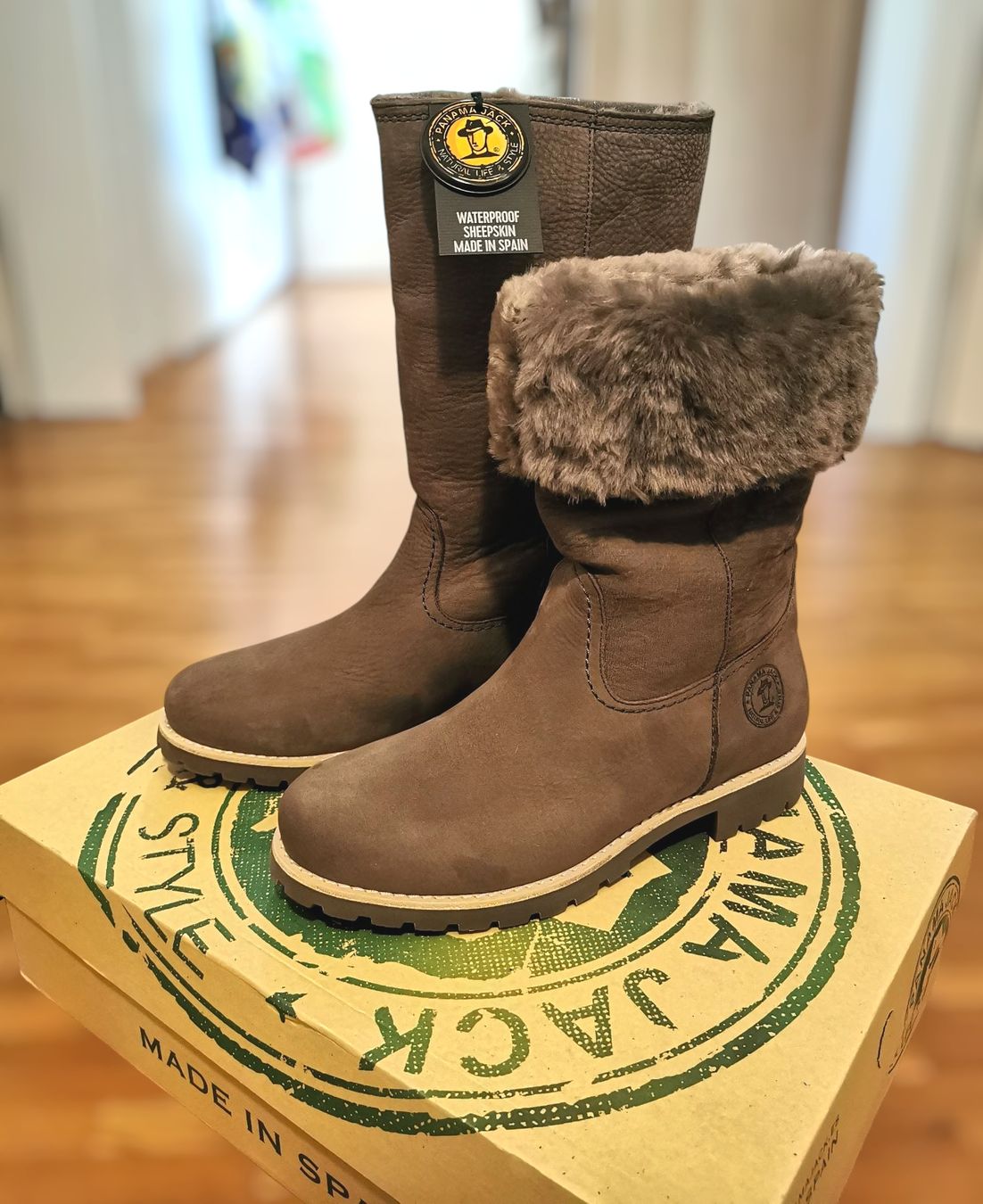 Panama Jack Damenschuhe: 40 Neue Panama Jack Bambina Igloo Winterstiefel – Neu und originalverpackt aus Bülach von Parickf
