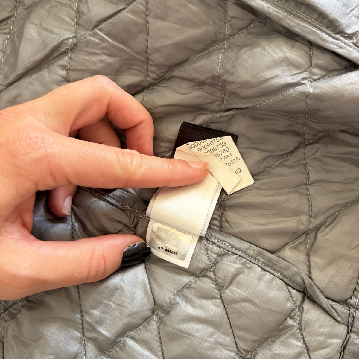 North Face Giacche: The North Face Thermoball argentée - Taille S – Nuovo (secondo la descrizione) da Neuchâtel venduto da aliceguins 4