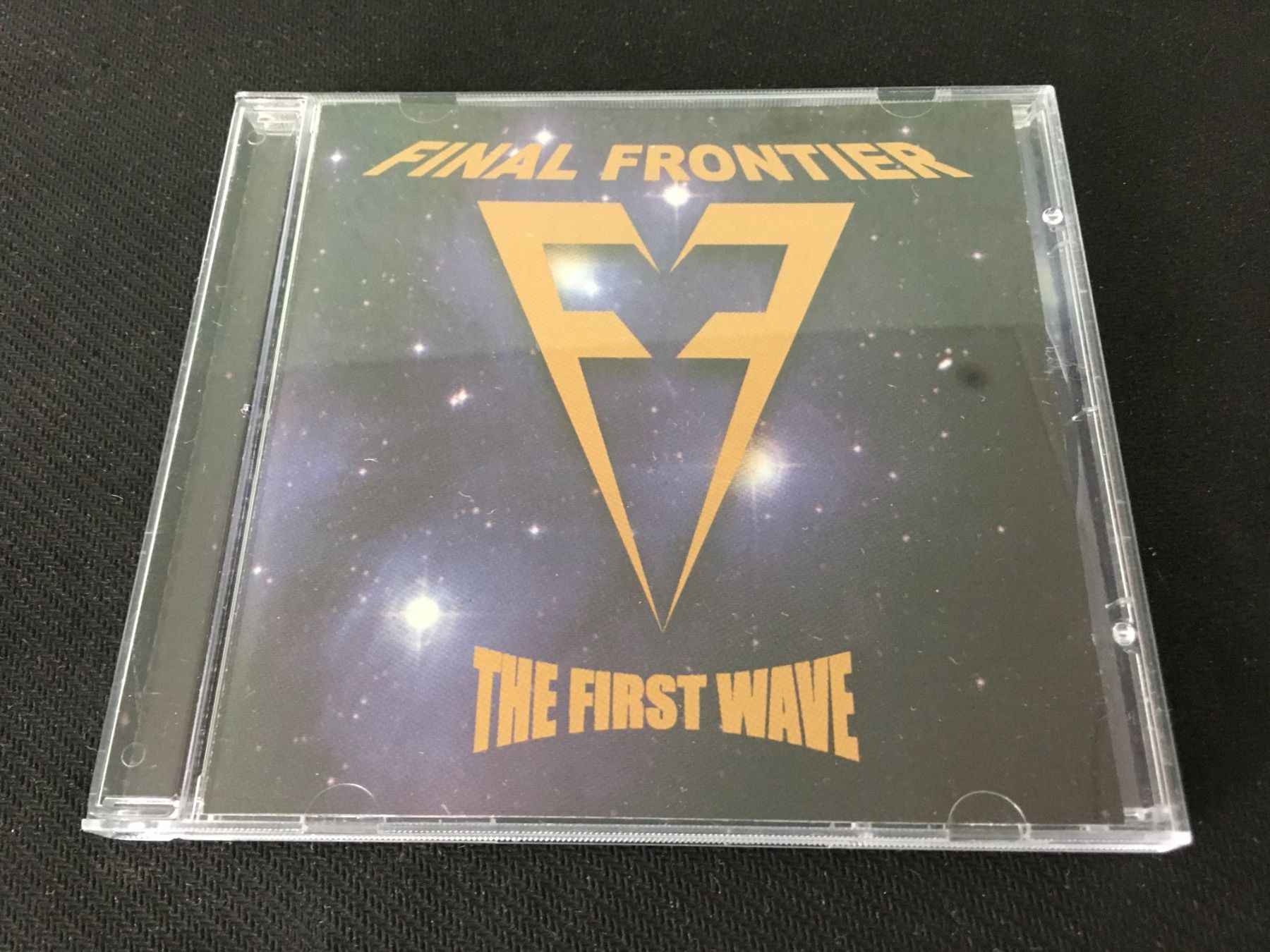 CD: Final Frontier - The first Wave -CD- – Usato da St.Gallen venduto da MedienJoe