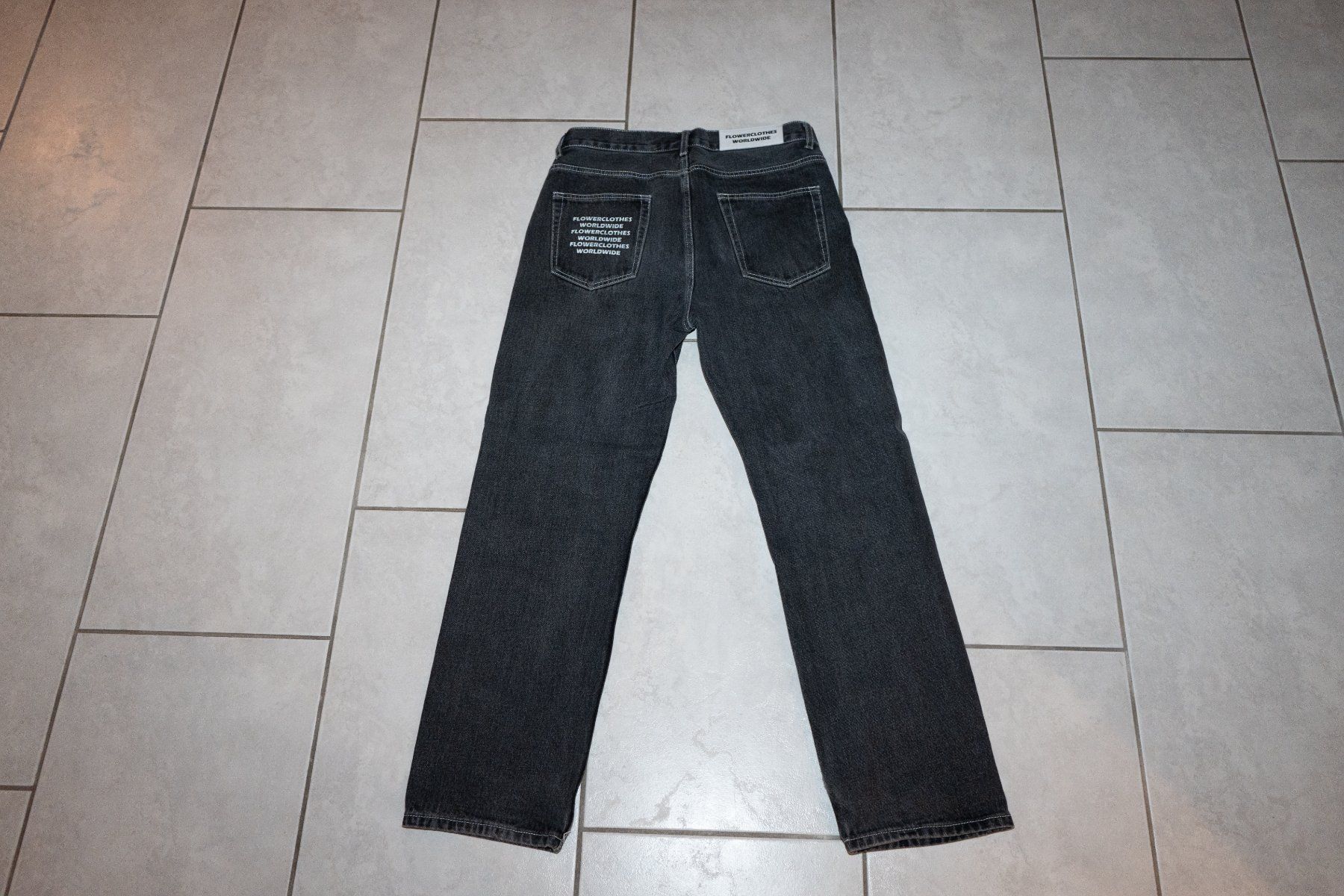 Jeans: Baggy Jeans Schwarz mit Details – Usato da Arni AG venduto da yannick_207 3