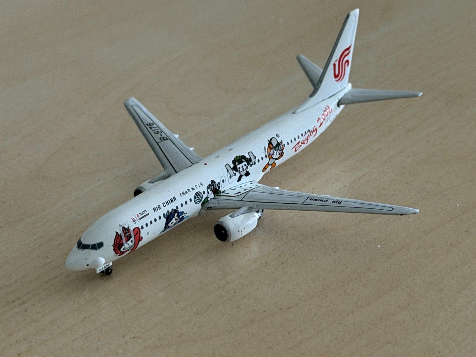 Boeing Kit di modellismo & Modellini statici: Boeing B737-800 Air China 1:400 – Usato da Dietlikon venduto da Megatop0 1