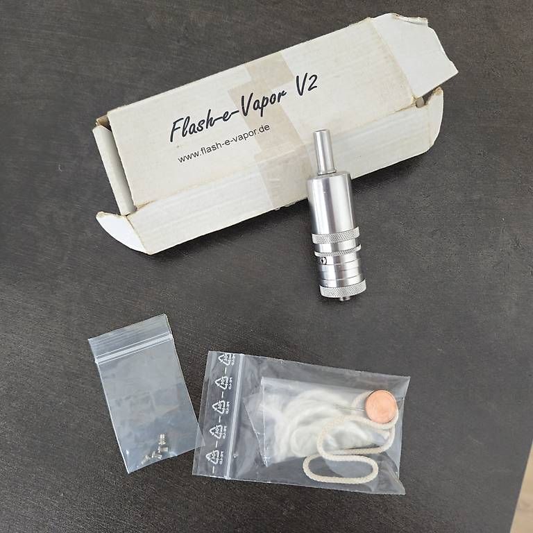 Sonstige Tabakwaren: Flash e Vapor V2 Orginal – Gebraucht aus Seewen SZ von LX298