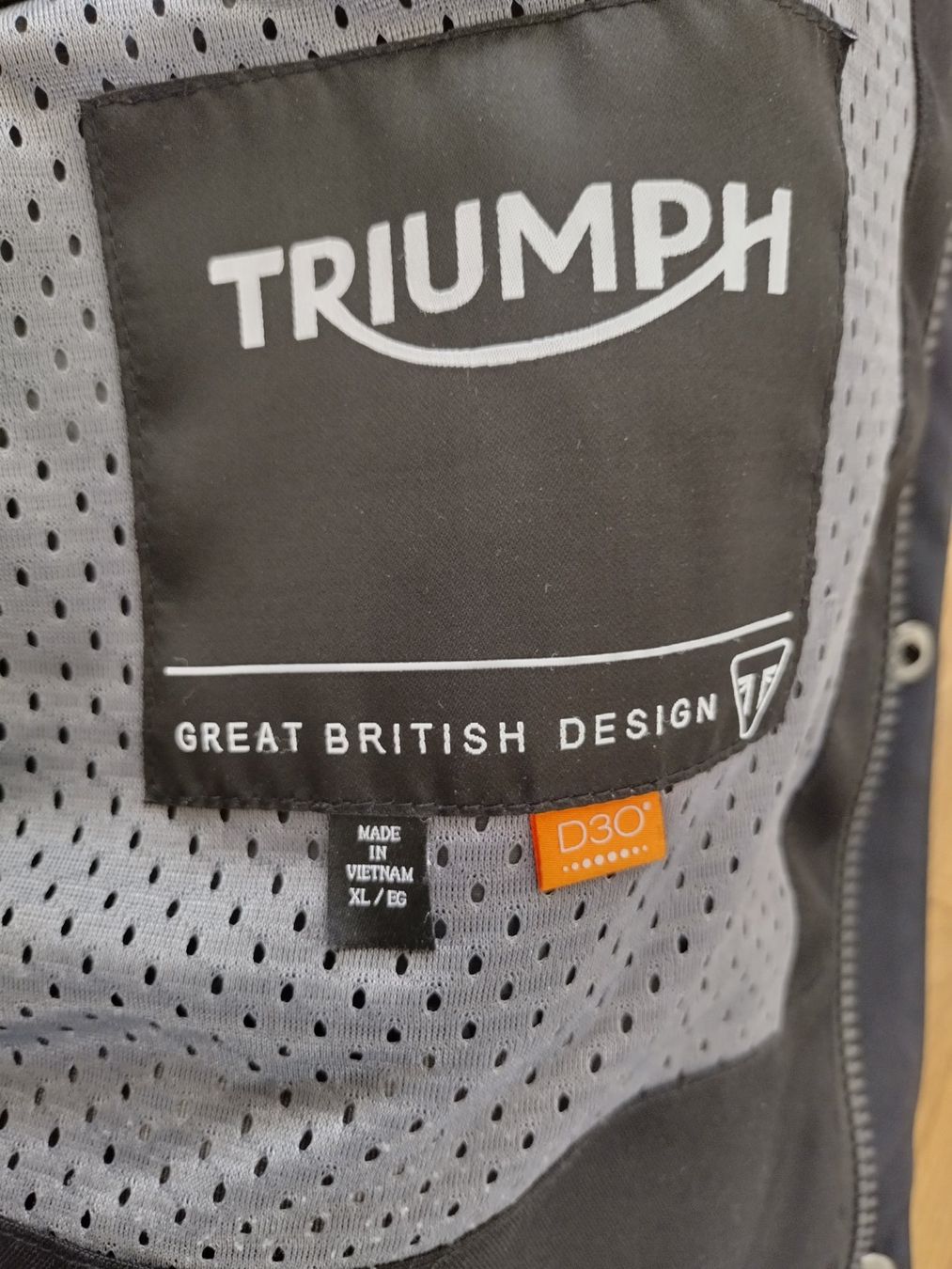 Triumph Giacche: Triumph Malvern Gore-Tex Motorradjacke – Usato da Wädenswil venduto da Sufiwa 2