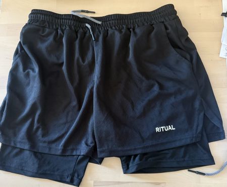 Sporthose schwarz Grösse M mit Handyfach und Handtuchring