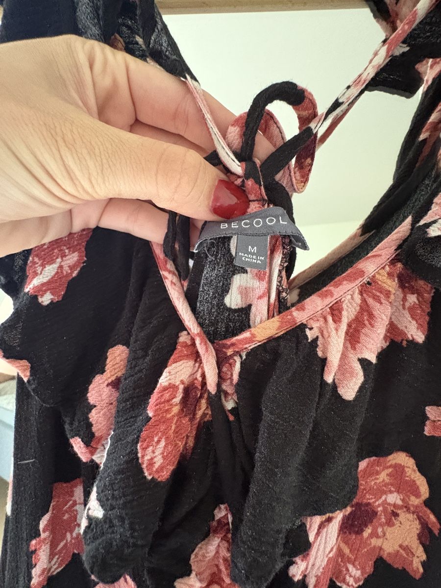 Robes: Kleid BECOOL Blumenmuster – D'occasion à Bern par Janina.Leandra 1