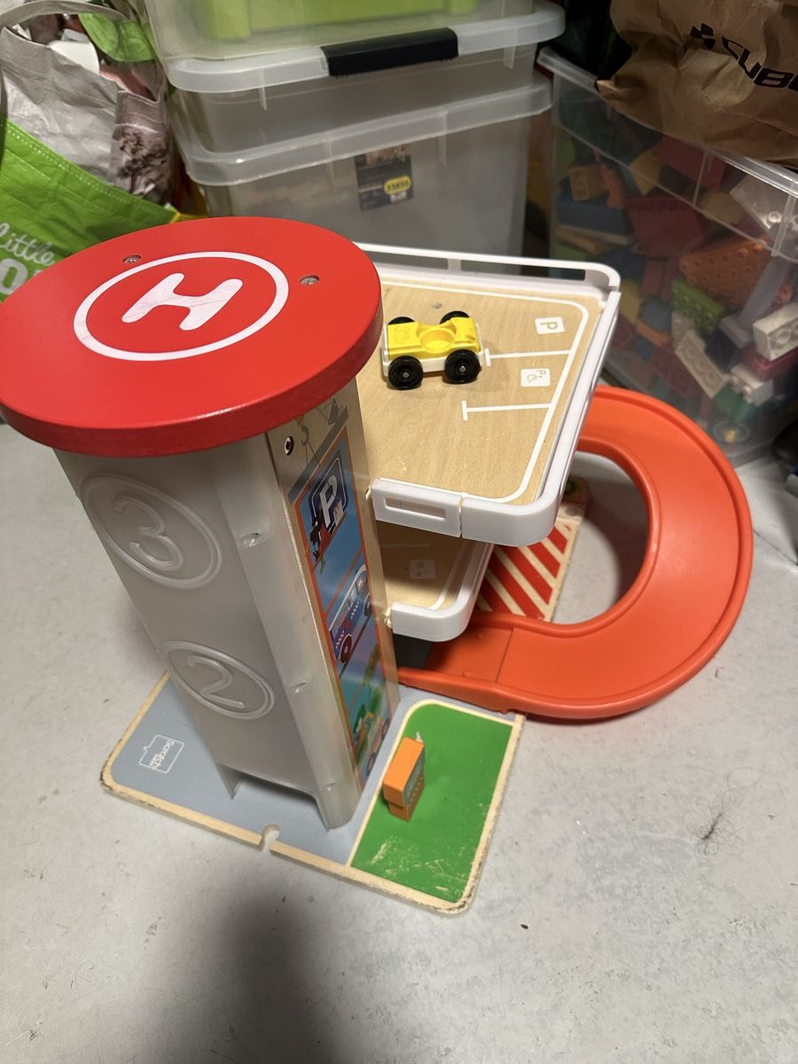 Spielzeuge: Autogarage – Gebraucht aus Landquart von lumima 1