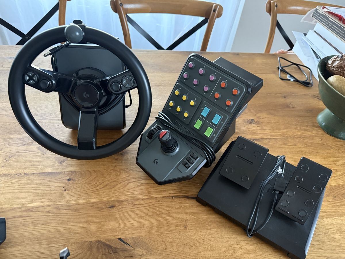 Logitech Controller: Landwirtschafts-Simulator PC Gaming Zubehör – Usato da Ebertswil venduto da sandritchas