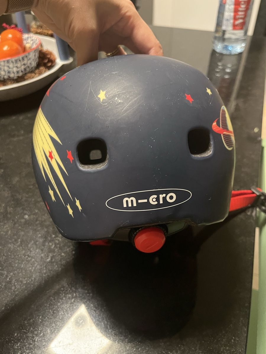 Micro Caschi: Micro Kids Helmet, Rocket Design, Size Small – Usato da Zollikerberg venduto da LLV 3