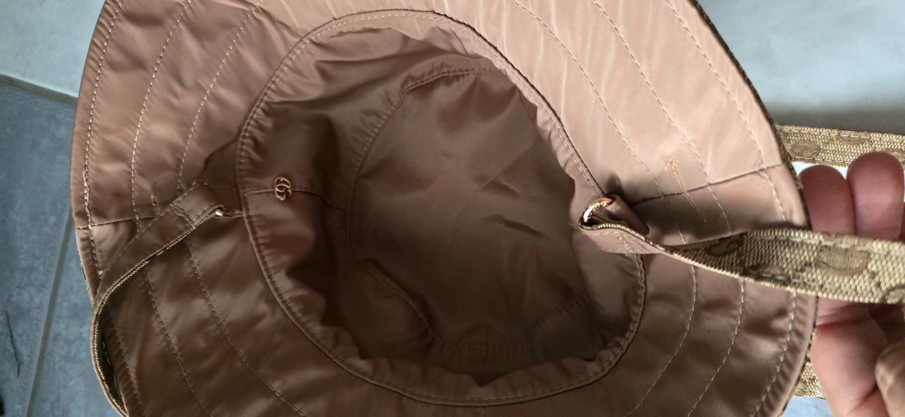 Gucci Copricapi, berretti & cappellini: Gucci bucket hat reversible – Usato da Oberglatt ZH venduto da ros_w89m 4