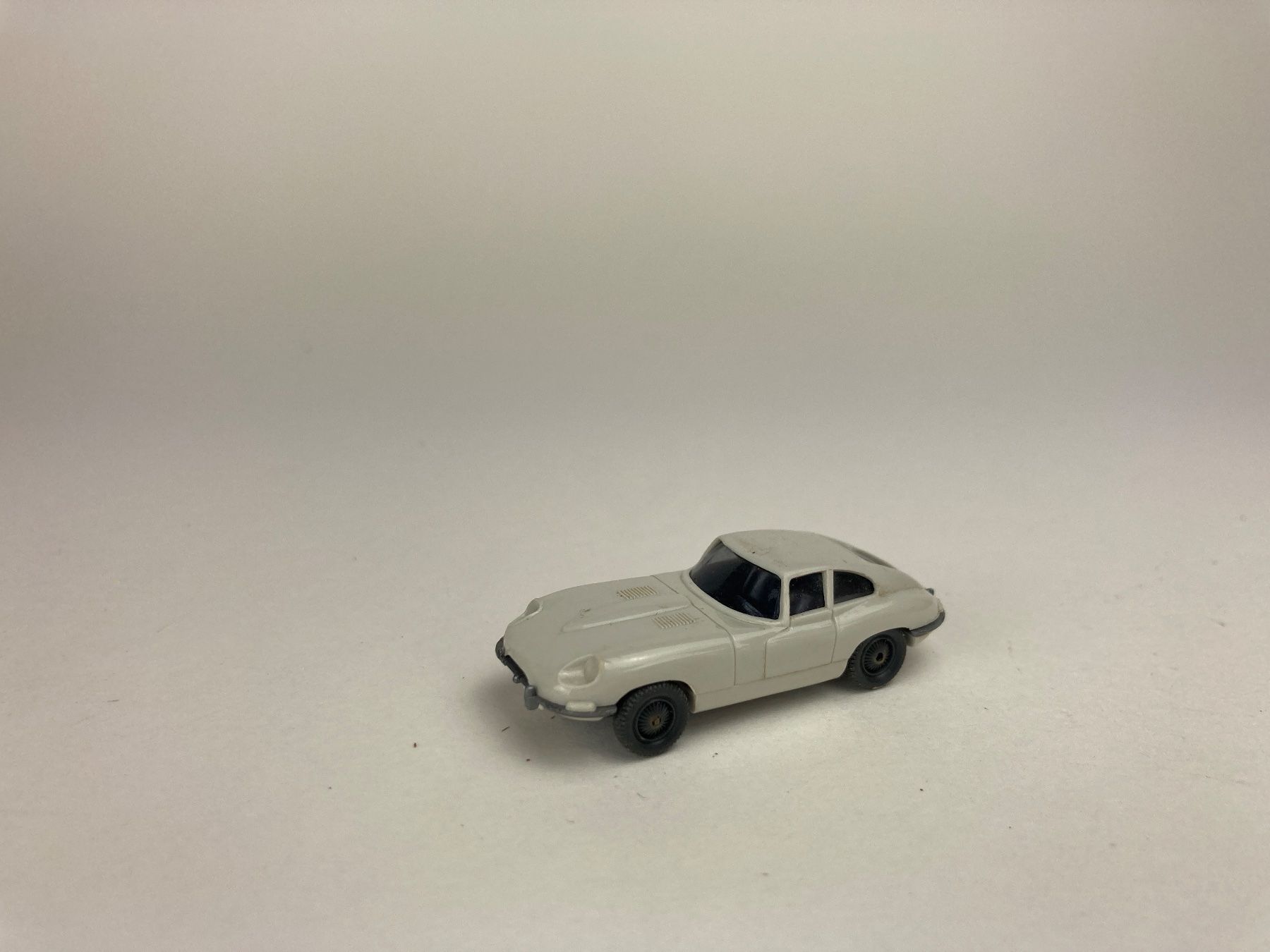 Wiking Voitures modèles: Jaguar TYP E grauweiss – D'occasion à Elm par Wikmtz