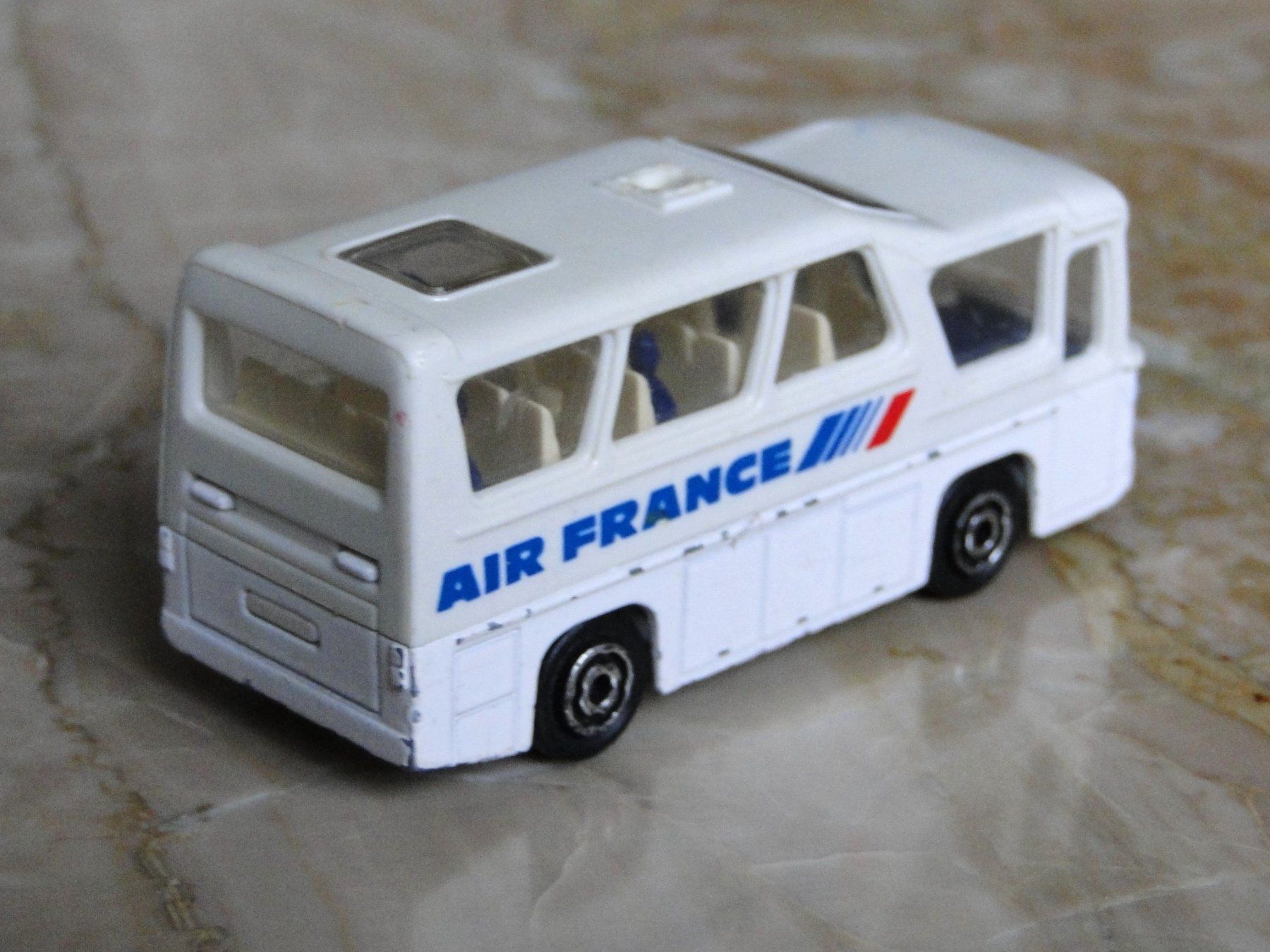Majorette Modellini d'auto: MAJORETTE - Minibus Air France, Ref. 262 – Usato da Killwangen venduto da cyrano56 1