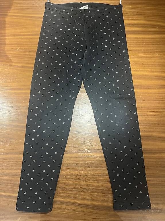 Kleiderpakete & -sets: Completo bambina - Maglietta e pantaloncini – Gebraucht aus Viganello von gag_b22t 2