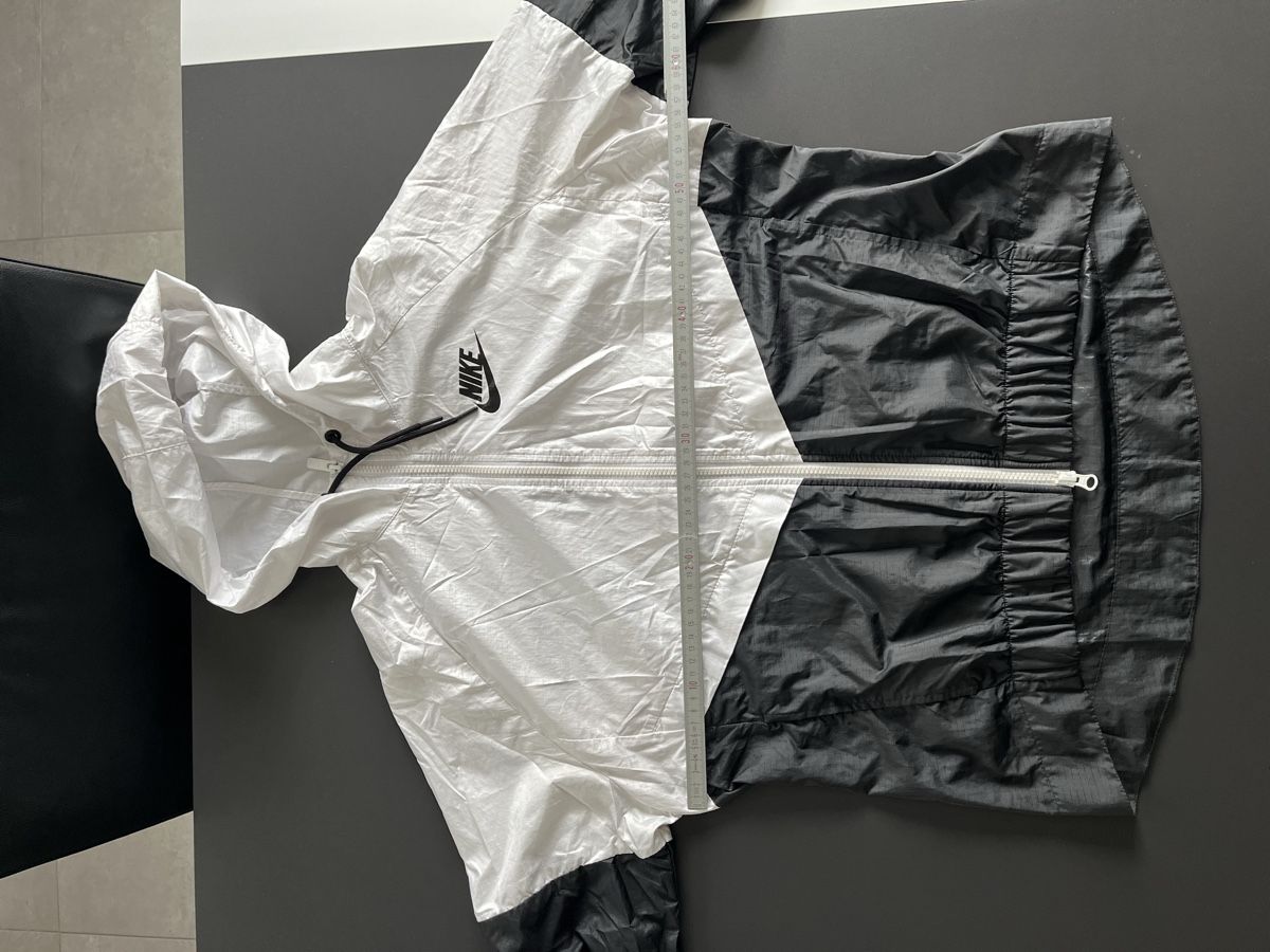 Nike Giacche: Veste Nike – Usato da Lutry venduto da meg_pk9l 3