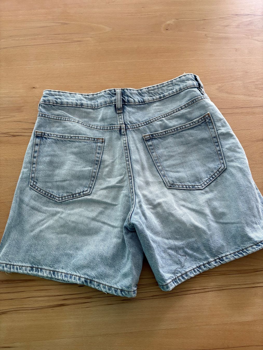 Zara Hosen: Jeans-Shorts - Zara - Grösse 40 – Gebraucht aus Oberuzwil von jabano 1