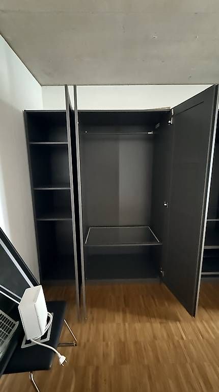 Ikea Armadi: Ikea Kleiderschrank – Usato da Dübendorf venduto da edgarhernandez 2