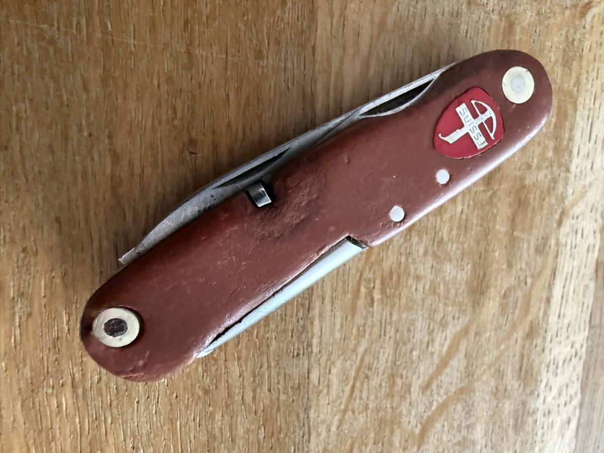 Wenger Coltelli tascabile: Antikes Taschenmesser von Wenger,  – Usato da Goldach venduto da Messerguru