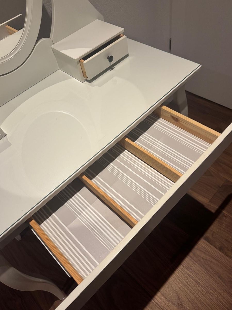 Ikea Tavoli da trucco: Schminktisch – Usato da Birmensdorf ZH venduto da gradagram 1