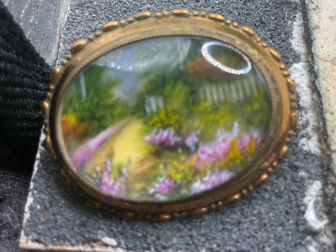 Broches & Aiguilles: Antike Brosche mit Miniaturbild – D'occasion à Luzern par S.Kern01