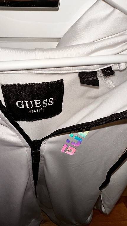 Giacche: Guess Trainingsjacke M – Usato da Romanshorn venduto da cedoo8590 2