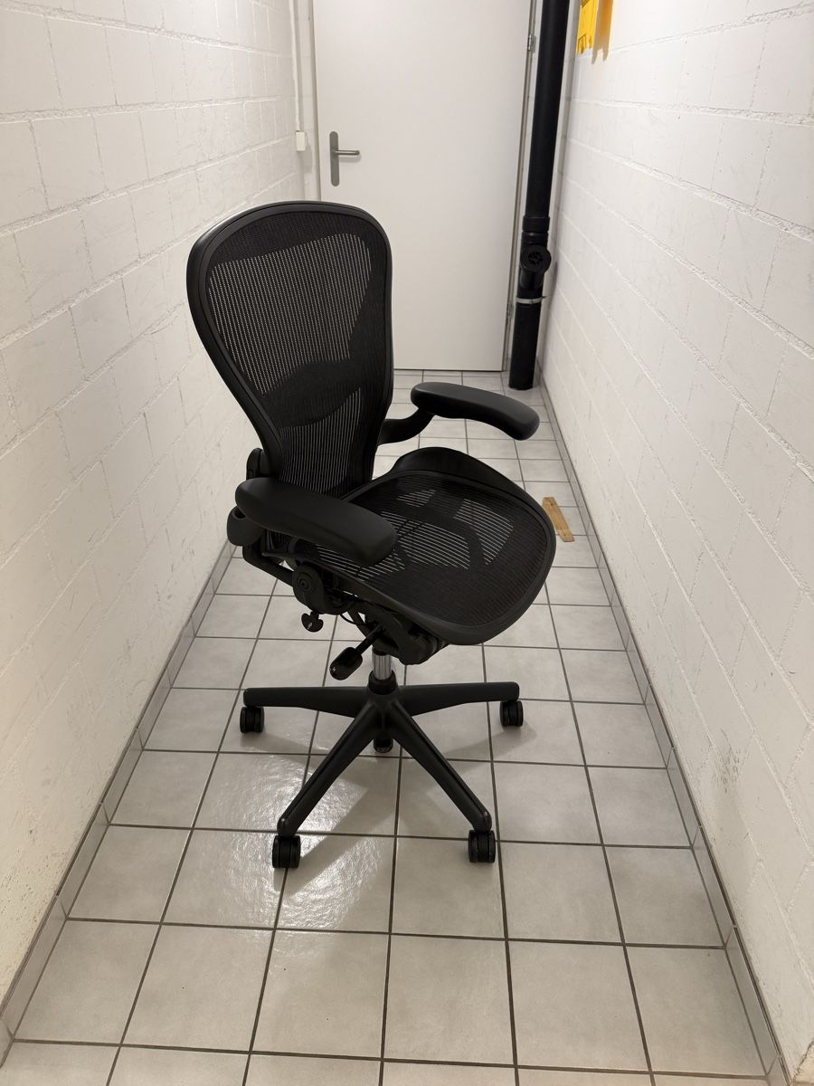 Chaises: Herman Miller Aeron Size B FULL SPEC - Classic – D'occasion à Frauenfeld par Elooooo 1