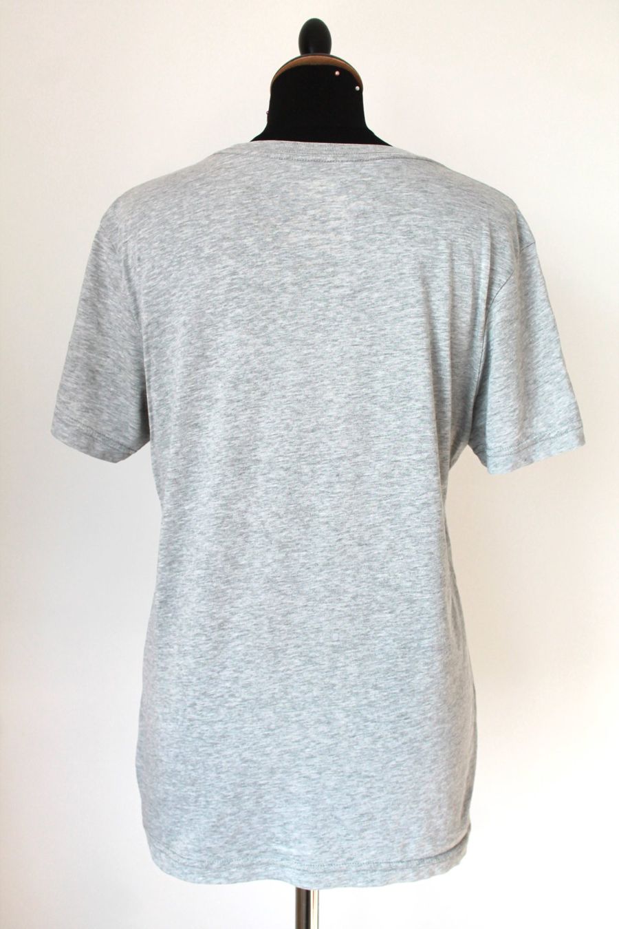 Nike T-shirt: T-Shirt NIKE taille M – Usato da Chez-le-Bart venduto da jasse 1